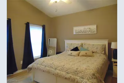 1395 E Cross Creek Drive, Willoughby, OH 44094 - Photo 9