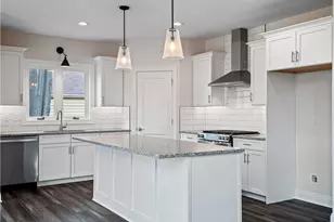 21032 Breckenridge Ln, Strongsville, OH 44149 - Photo 15