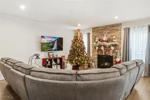 6170 James Dr, Lorain, OH 44053 - Photo 7