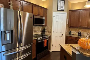 318 Lakewick Ln, Willowick, OH 44095 - Photo 7