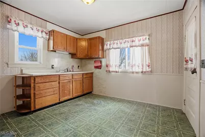 992 Mill Street, Conneaut, OH 44030 - Photo 9