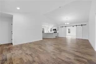 2630 Squirrel Hollow St NE, Canton, OH 44704 - Photo 5