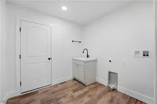 2630 Squirrel Hollow St NE, Canton, OH 44704 - Photo 19