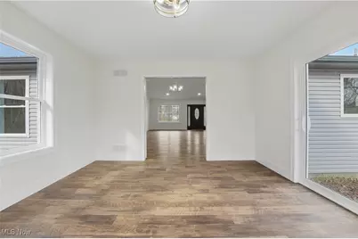 2630 Squirrel Hollow Street NE, Canton, OH 44704 - Photo 11