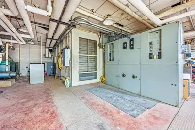 1610 Hubbard Thomas Road, Hubbard, OH 44425 - Photo 17