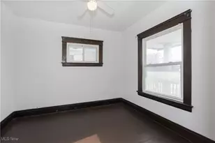9905 Lamontier Ave, Loveland, OH 44104 - Photo 15