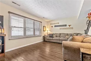 2043 Carlile Dr, Uniontown, OH 44685 - Photo 9