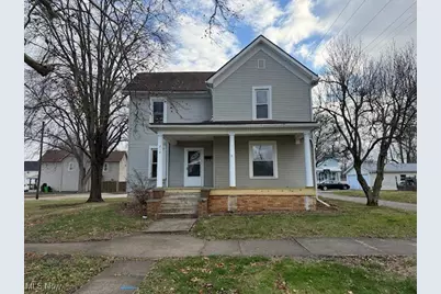 214 W 7th Street, Uhrichsville, OH 44683 - Photo 1