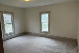 214 W 7th St, Uhrichsville, OH 44683 - Photo 17