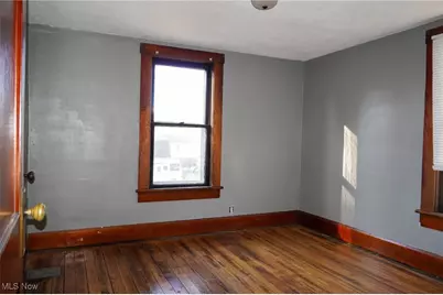 48 20th Street SW, Barberton, OH 44203 - Photo 11