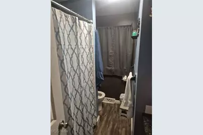 699 Irving Park Boulevard, Sheffield Lake, OH 44054 - Photo 11