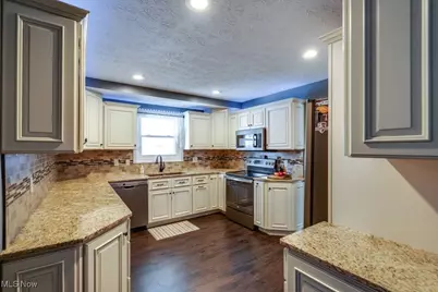 5292 Pisces Street SW, Canton, OH 44706 - Photo 7