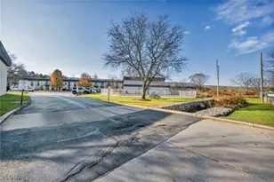 8381 N Akins Rd, North Royalton, OH 44133 - Photo 27