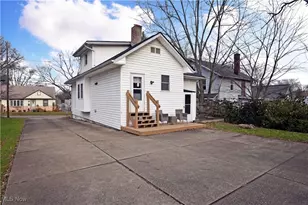 1706 40th St NW, Canton, OH 44709 - Photo 5