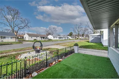 2208 Willowrow Avenue NE, Canton, OH 44705 - Photo 5