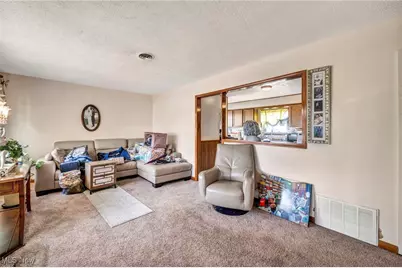 2208 Willowrow Avenue NE, Canton, OH 44705 - Photo 7