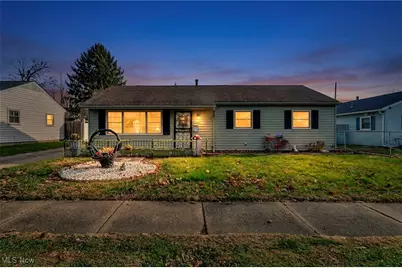 2208 Willowrow Avenue NE, Canton, OH 44705 - Photo 3