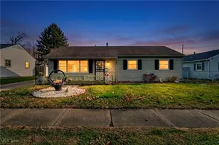 2208 Willowrow Ave NE, Canton, OH 44705 - Photo 3