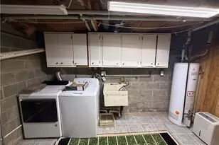 156 Mayfair St, Weirton, WV 26062 - Photo 37