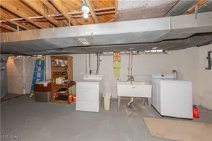 3655 Strathavon Rd, Huber Heights, OH 44120 - Photo 37