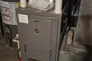 10704 Woodland Ave, Loveland, OH 44104 - Photo 23