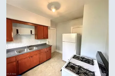 179 Burton Avenue, Akron, OH 44302 - Photo 5