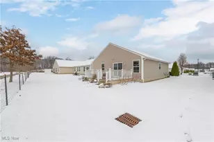 373 Pebble Creek Ct, Amherst, OH 44001 - Photo 39