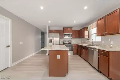 373 Pebble Creek Court, Amherst, OH 44001 - Photo 17