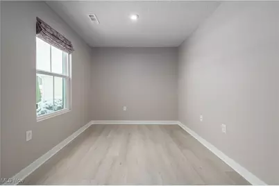 373 Pebble Creek Court, Amherst, OH 44001 - Photo 7