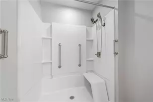 373 Pebble Creek Ct, Amherst, OH 44001 - Photo 35