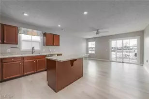 373 Pebble Creek Ct, Amherst, OH 44001 - Photo 13