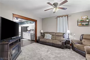 607 W Vine St, Martins Ferry, OH 43935 - Photo 7