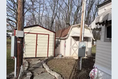 2333 Ivy Way NE, Canton, OH 44705 - Photo 3