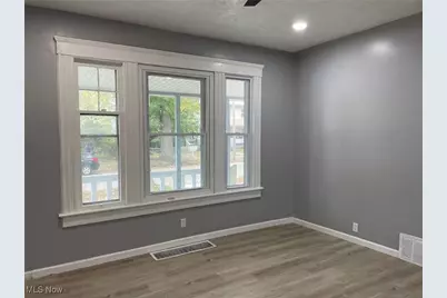 3888 W 37th Street, Old Brooklyn, OH 44109 - Photo 7