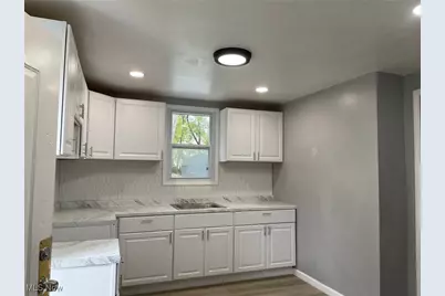 3888 W 37th Street, Old Brooklyn, OH 44109 - Photo 11