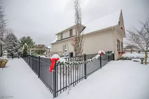 1313 Fairway Dr NE, New Philadelphia, OH 44663 - Photo 5