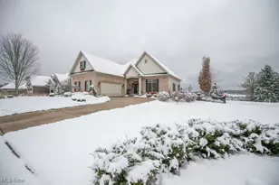 1313 Fairway Dr NE, New Philadelphia, OH 44663 - Photo 3