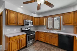 8779 Glenarden Cir NW, Massillon, OH 44646 - Photo 15