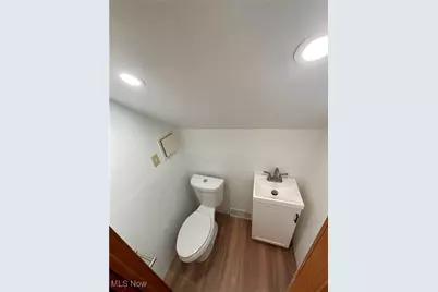 1068 Wyley Avenue, Akron, OH 44306 - Photo 11