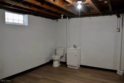 1068 Wyley Avenue, Akron, OH 44306 - Photo 15