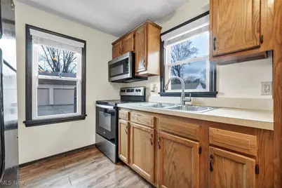 2026 39th Street NW, Canton, OH 44709 - Photo 9