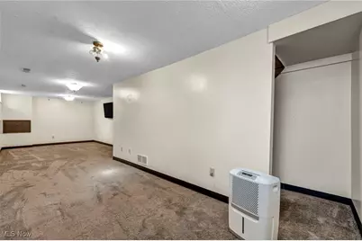 2026 39th Street NW, Canton, OH 44709 - Photo 25