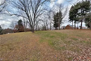 16899 Ridgeview Dr, East Liverpool, OH 43920 - Photo 9