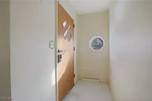 1123 Courtleigh Dr, Akron, OH 44313 - Photo 3