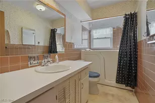 1123 Courtleigh Dr, Akron, OH 44313 - Photo 33