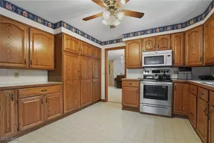 1123 Courtleigh Dr, Akron, OH 44313 - Photo 23