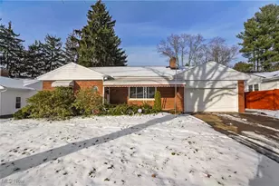 1123 Courtleigh Dr, Akron, OH 44313 - Photo 1