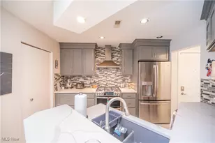 1173 Red Tail Hawk Ct, Youngstown, OH 44512 - Photo 11