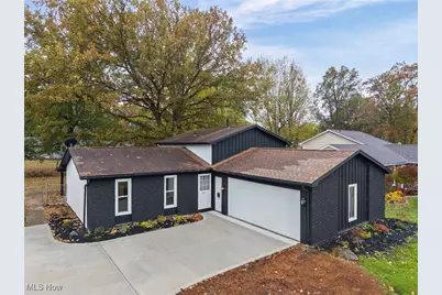 1423 Narragansett Boulevard, Lorain, OH 44053 - Photo 3