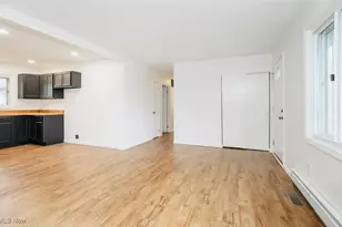 1886 Homewood Dr, Lorain, OH 44055 - Photo 7